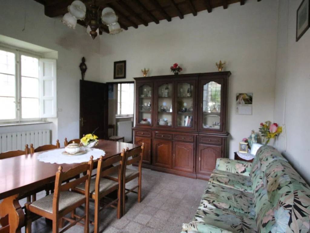 casa indipendente in vendita a Lucca in zona Monte San Quirico