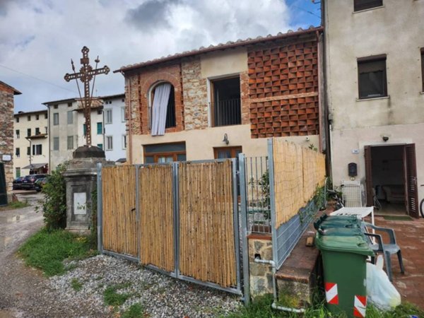 casa indipendente in vendita a Lucca in zona Sant'Anna