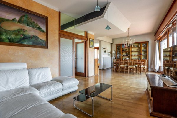 casa indipendente in vendita a Lucca in zona Nave