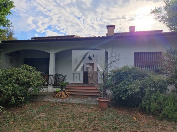 casa indipendente in vendita a Lucca in zona zona San Paolo