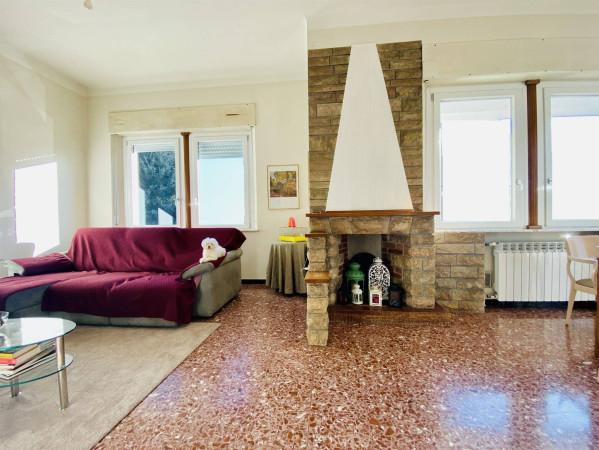 casa indipendente in vendita a Lucca in zona zona Arancio