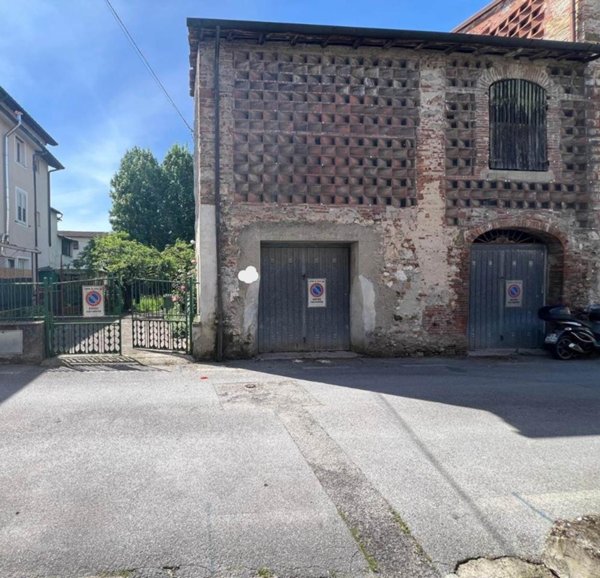 casale in vendita a Lucca in zona Nave