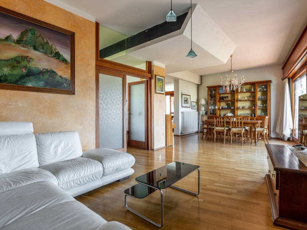 casa indipendente in vendita a Lucca in zona Sant'Anna