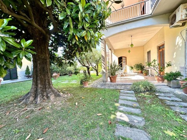 casa indipendente in vendita a Lucca in zona zona Antraccoli