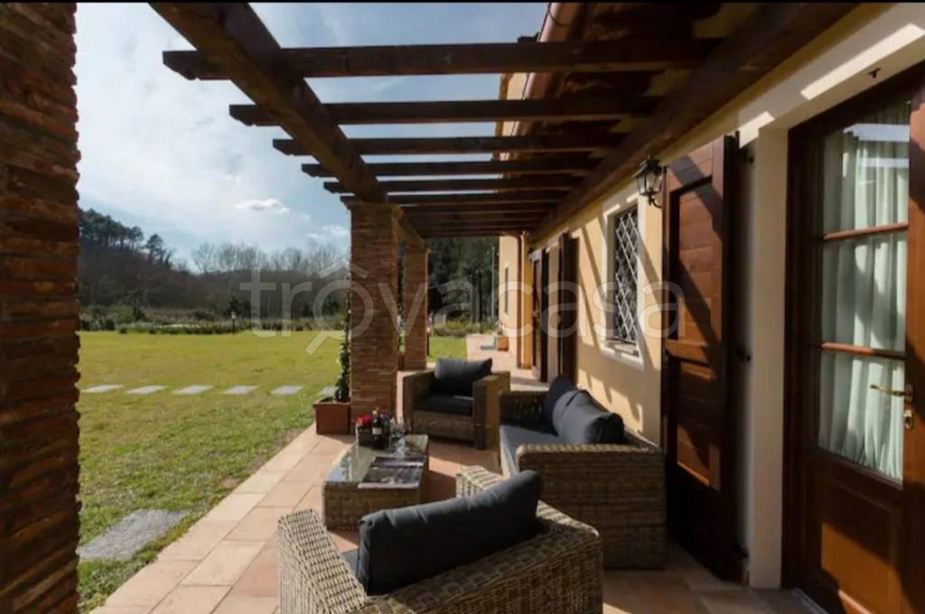 casa indipendente in vendita a Lucca in zona Fagnano