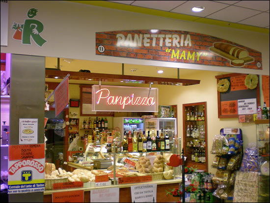 negozio in vendita a Lucca in zona Centro Città