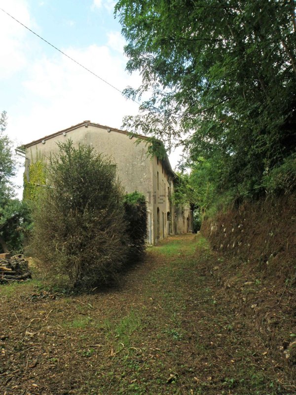 casa indipendente in vendita a Lucca in zona Montuolo