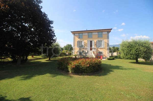 casa indipendente in vendita a Lucca in zona Picciorana