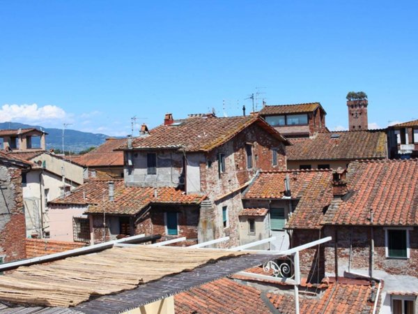 appartamento in vendita a Lucca in zona Centro Città