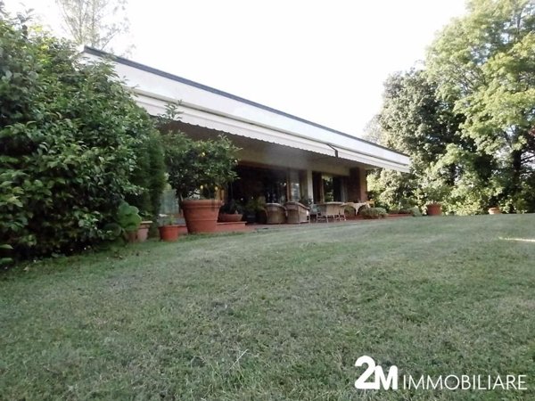 casa indipendente in vendita a Lucca