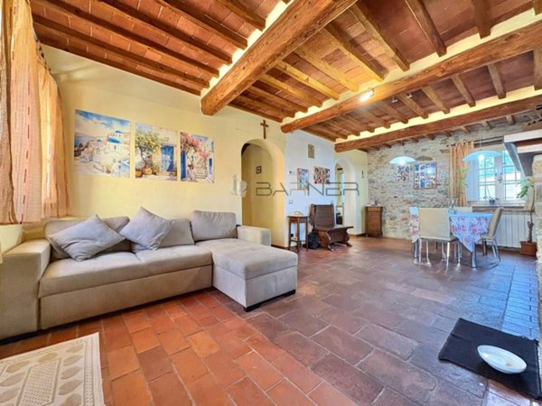 casa indipendente in vendita a Lucca in zona Ponte San Pietro
