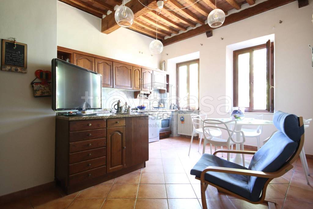 casa indipendente in vendita a Lucca in zona Centro Città