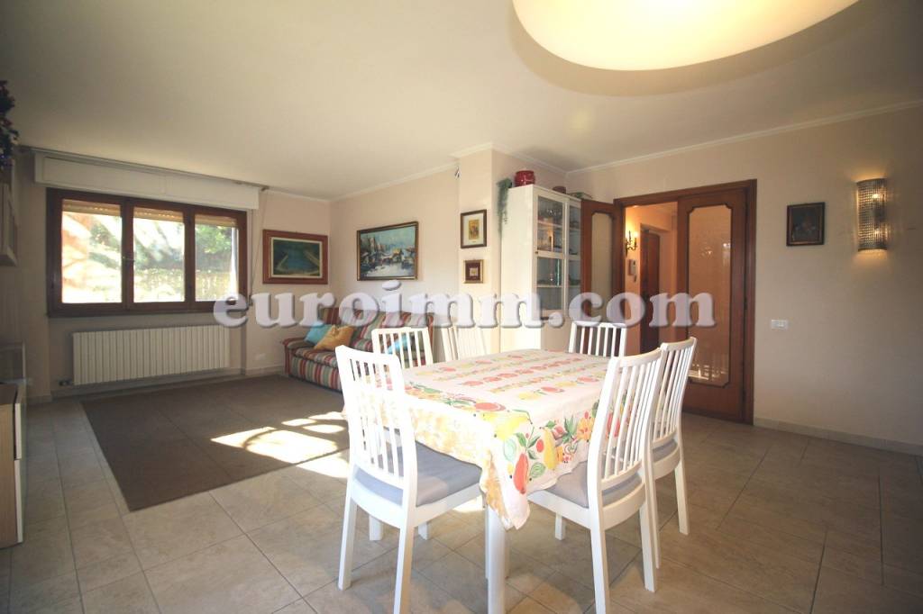 appartamento in vendita a Lucca in zona zona Arancio