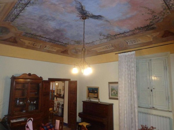 casa indipendente in vendita a Lucca in zona Montuolo