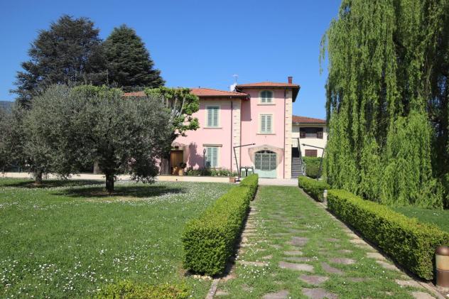 casa indipendente in vendita a Lucca in zona Pontetetto