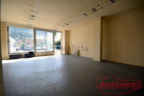 negozio in vendita a Lucca in zona zona SS. Annunziata