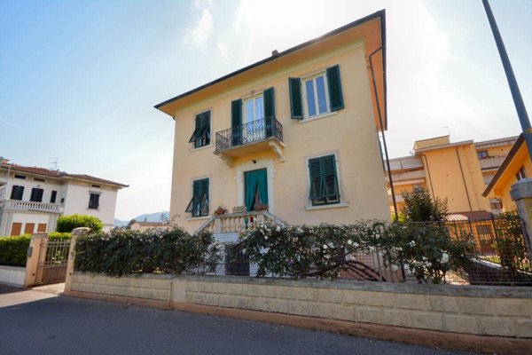 casa indipendente in vendita a Lucca in zona Sant'Anna