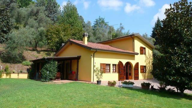 casa indipendente in vendita a Lucca in zona Arliano