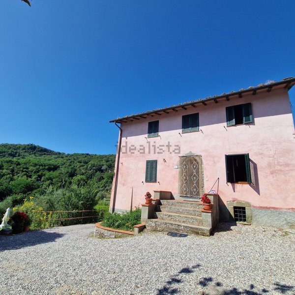 casale in vendita a Lucca in zona Mastiano