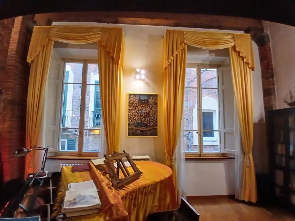 appartamento in vendita a Lucca in zona Centro Città
