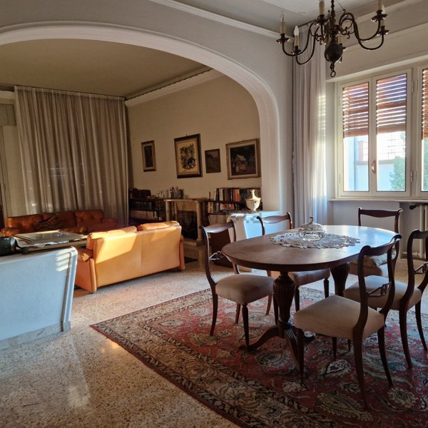 casa indipendente in vendita a Lucca in zona Ponte a Moriano