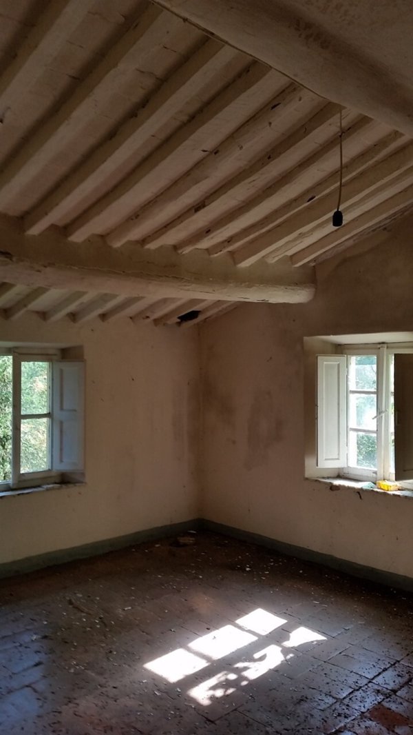 casale in vendita a Lucca in zona San Concordio di Moriano