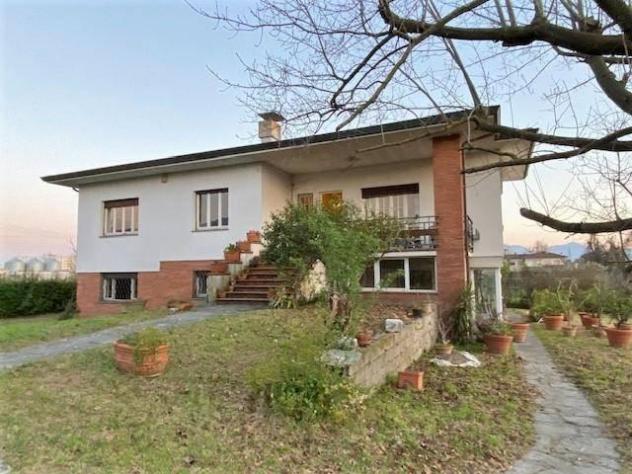 casa indipendente in vendita a Lucca in zona San Pietro a Vico