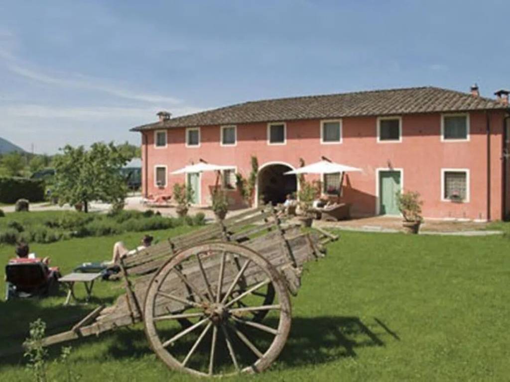 casa indipendente in vendita a Lucca in zona Monte San Quirico