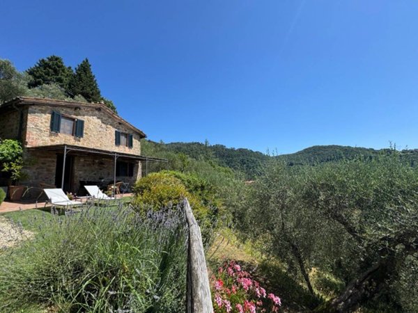 casa indipendente in vendita a Lucca in zona Monte San Quirico