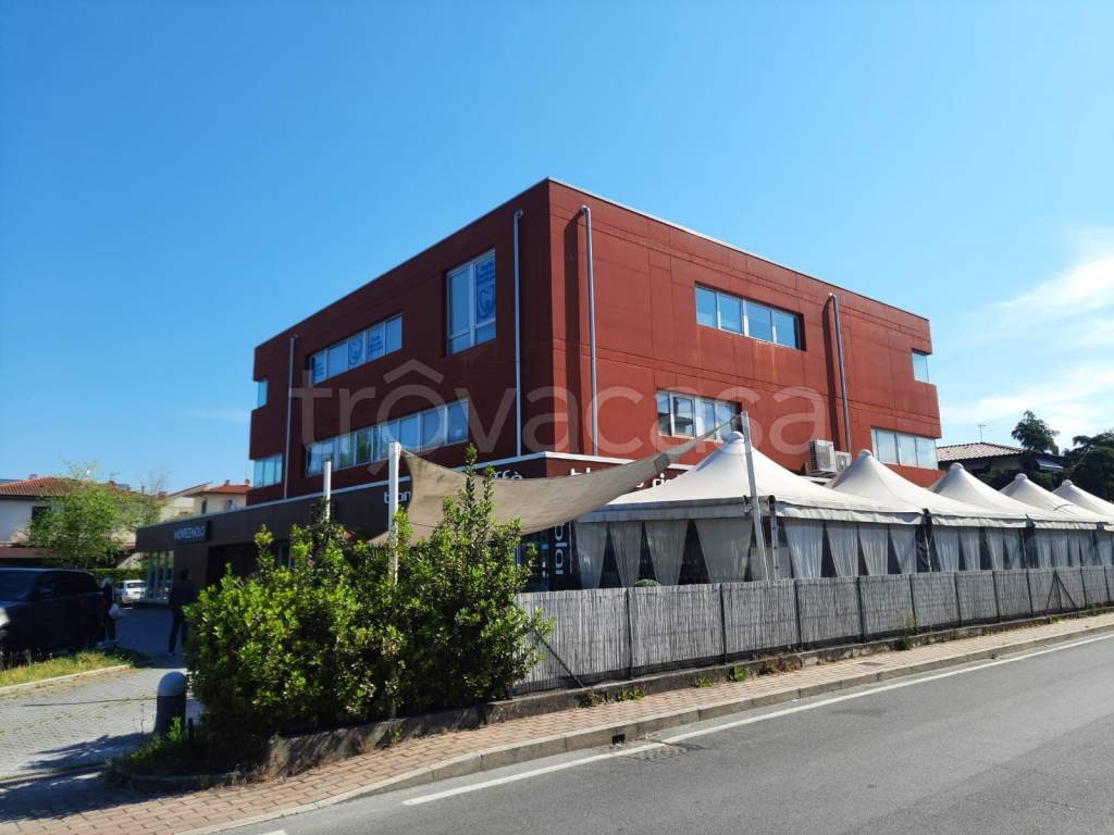 negozio in vendita a Lucca in zona Zona San Concordio