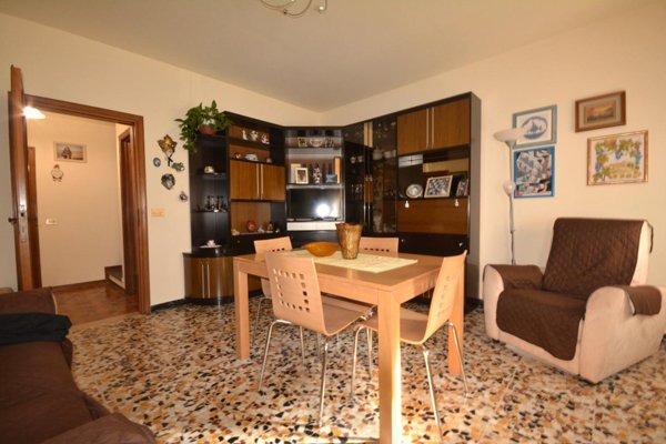 casa indipendente in vendita a Lucca in zona Meati