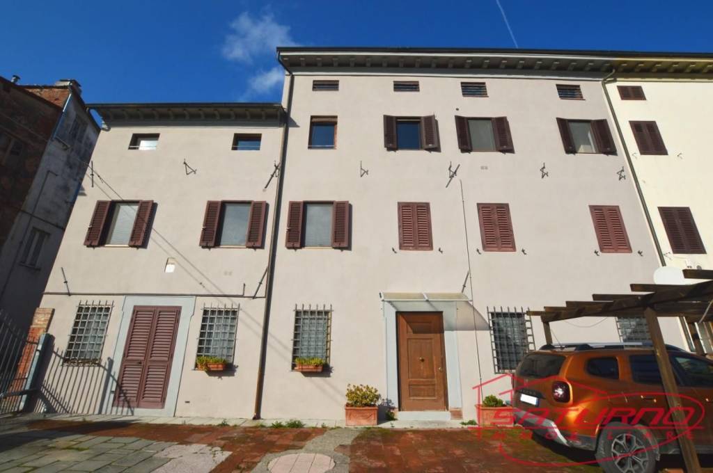 appartamento in vendita a Lucca in zona Picciorana
