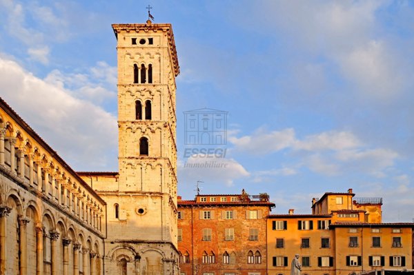 locale commerciale in vendita a Lucca in zona Centro Città