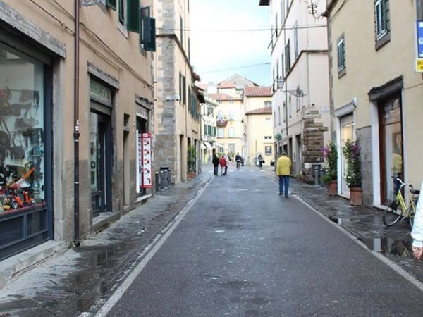 negozio in vendita a Lucca in zona Centro Città