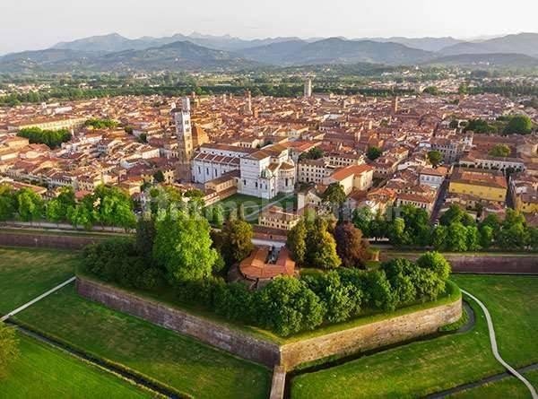 appartamento in vendita a Lucca in zona Centro Città