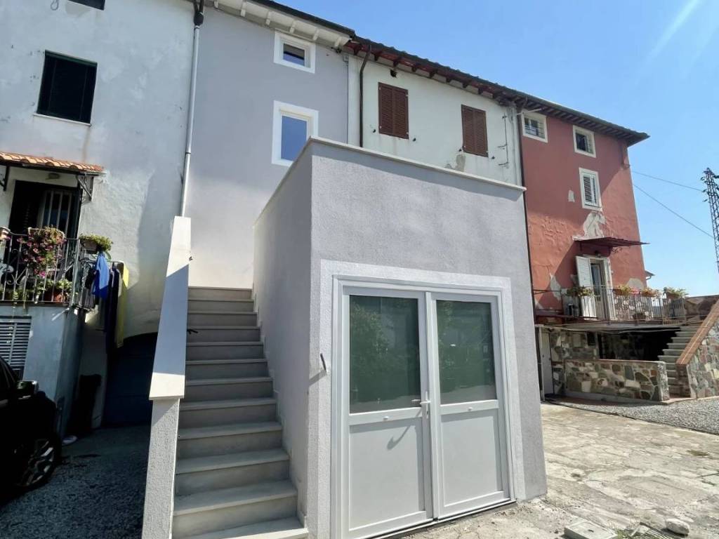 casa indipendente in vendita a Lucca in zona zona SS. Annunziata