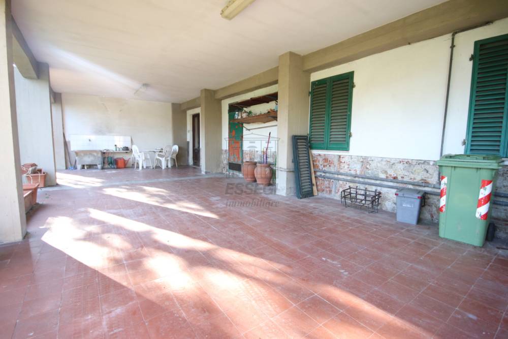 casa indipendente in vendita a Lucca in zona Centro Città