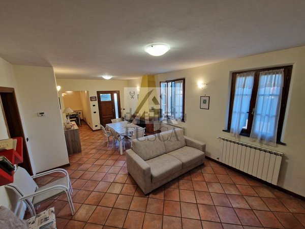 casa indipendente in vendita a Lucca in zona zona Arancio