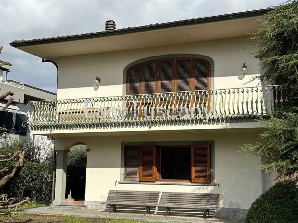 casa indipendente in vendita a Lucca in zona Centro Città