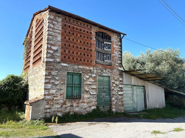 appartamento in vendita a Lucca in zona Centro Città