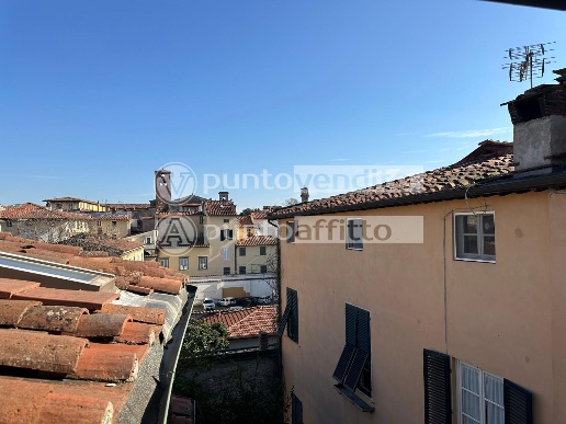 appartamento in vendita a Lucca in zona Centro Città