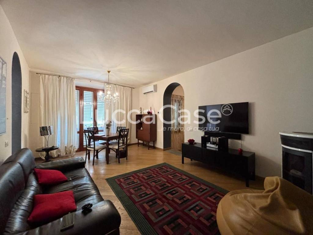 appartamento in vendita a Lucca in zona Meati