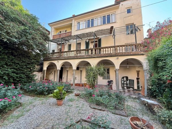 appartamento in vendita a Lucca in zona Centro Città