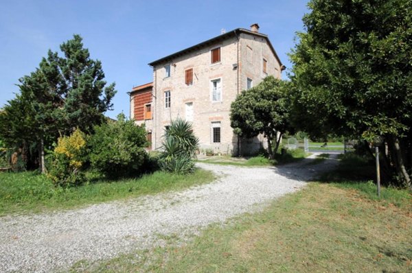 casa indipendente in vendita a Lucca in zona Monte San Quirico