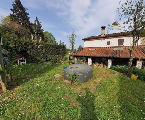 casa indipendente in vendita a Lucca in zona Arliano