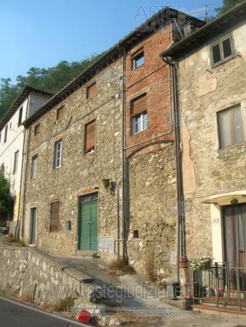 casa indipendente in vendita a Lucca in zona Vinchiana