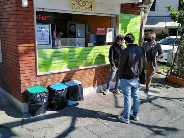 negozio in vendita a Lucca in zona Centro Città
