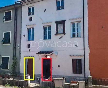 casa indipendente in vendita a Lucca in zona Massa Pisana