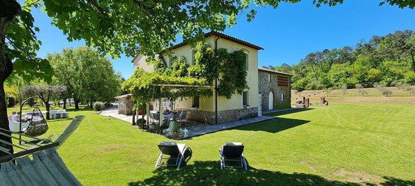 casa indipendente in vendita a Lucca in zona Centro Città