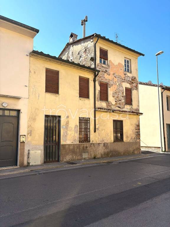 casa indipendente in vendita a Lucca in zona zona San Vito